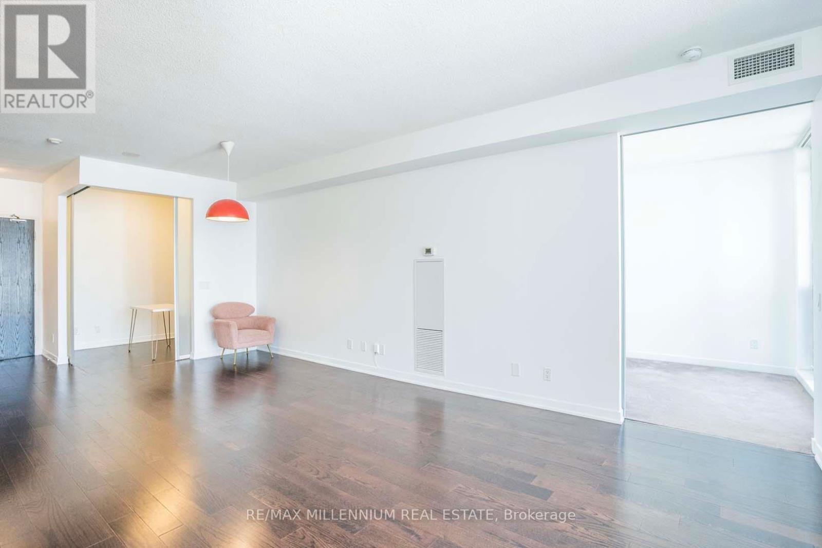 2212 - 770 Bay Street Property Photo 20