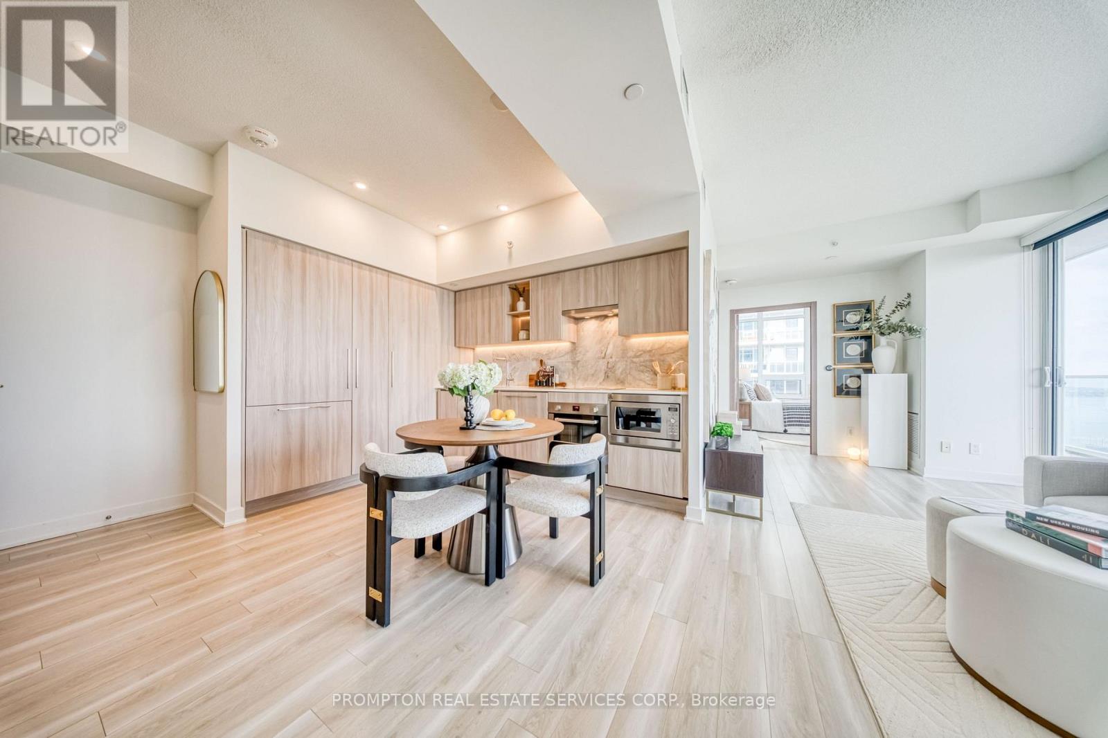 4011 - 19 Bathurst Street Property Photo 3