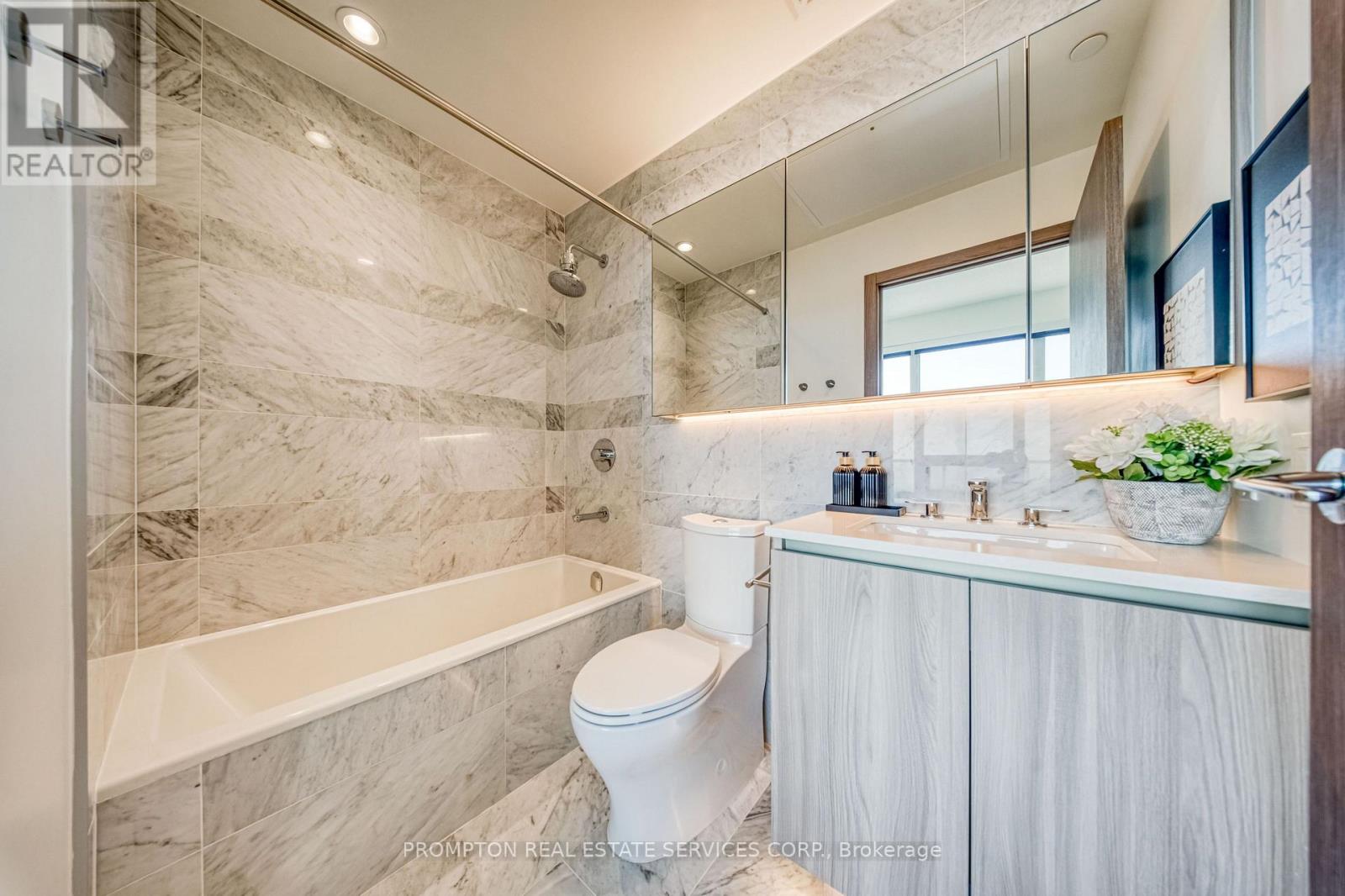 4011 - 19 Bathurst Street Property Photo 14