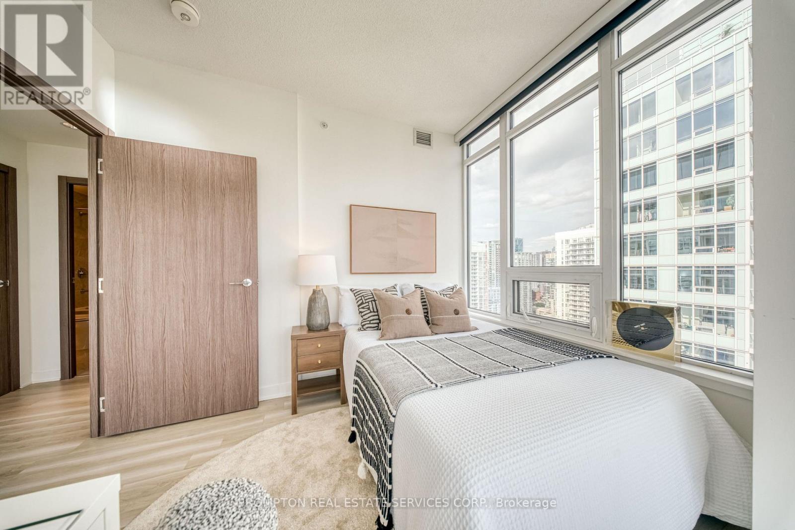4011 - 19 Bathurst Street Property Photo 18