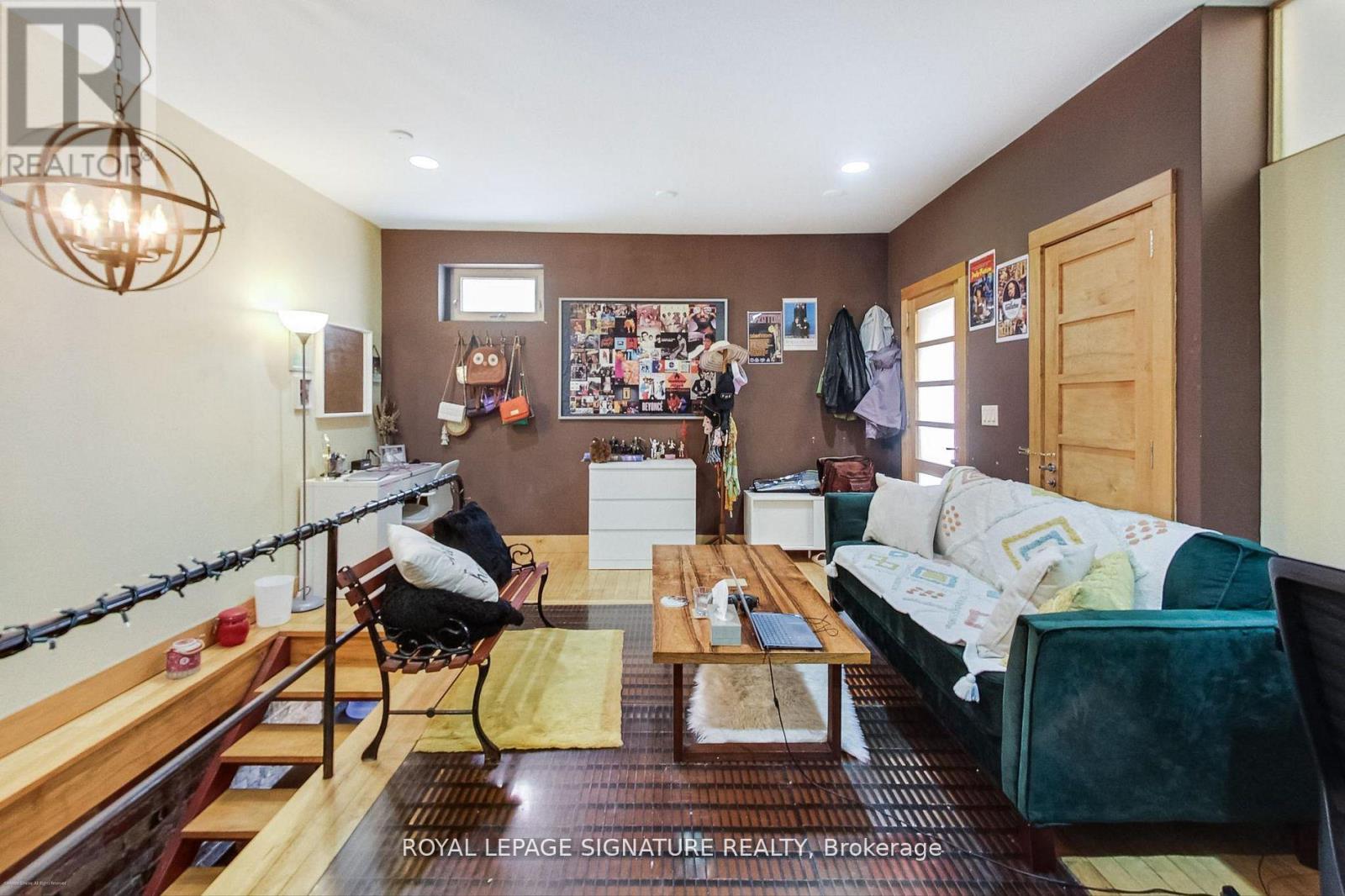 6 Littlehayes Lane Property Photo 34