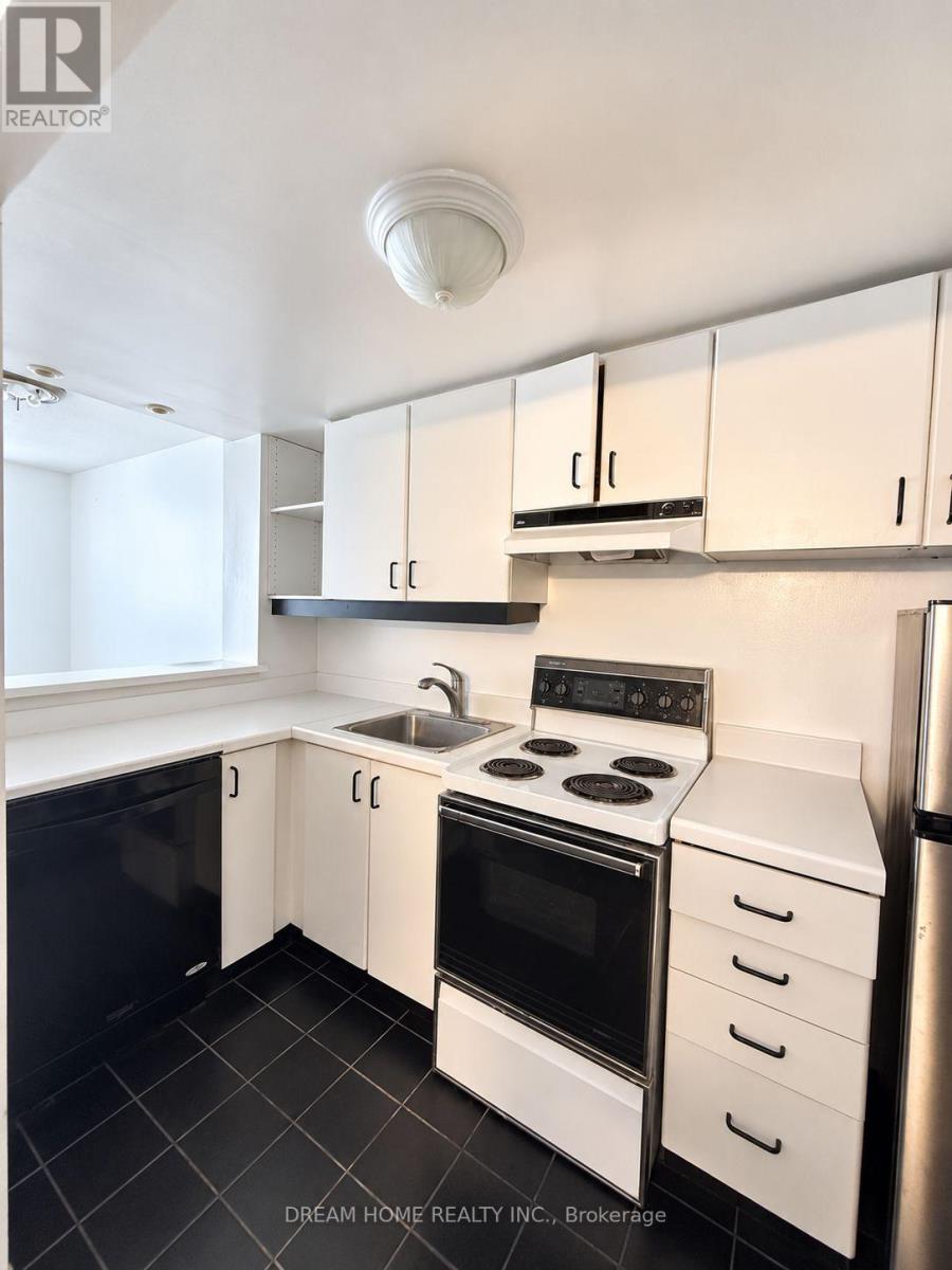 1505 - 717 Bay Street Property Photo 8