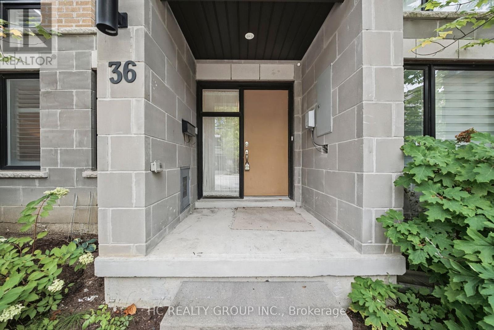 36 Kenneth Wood Crescent Property Photo 1