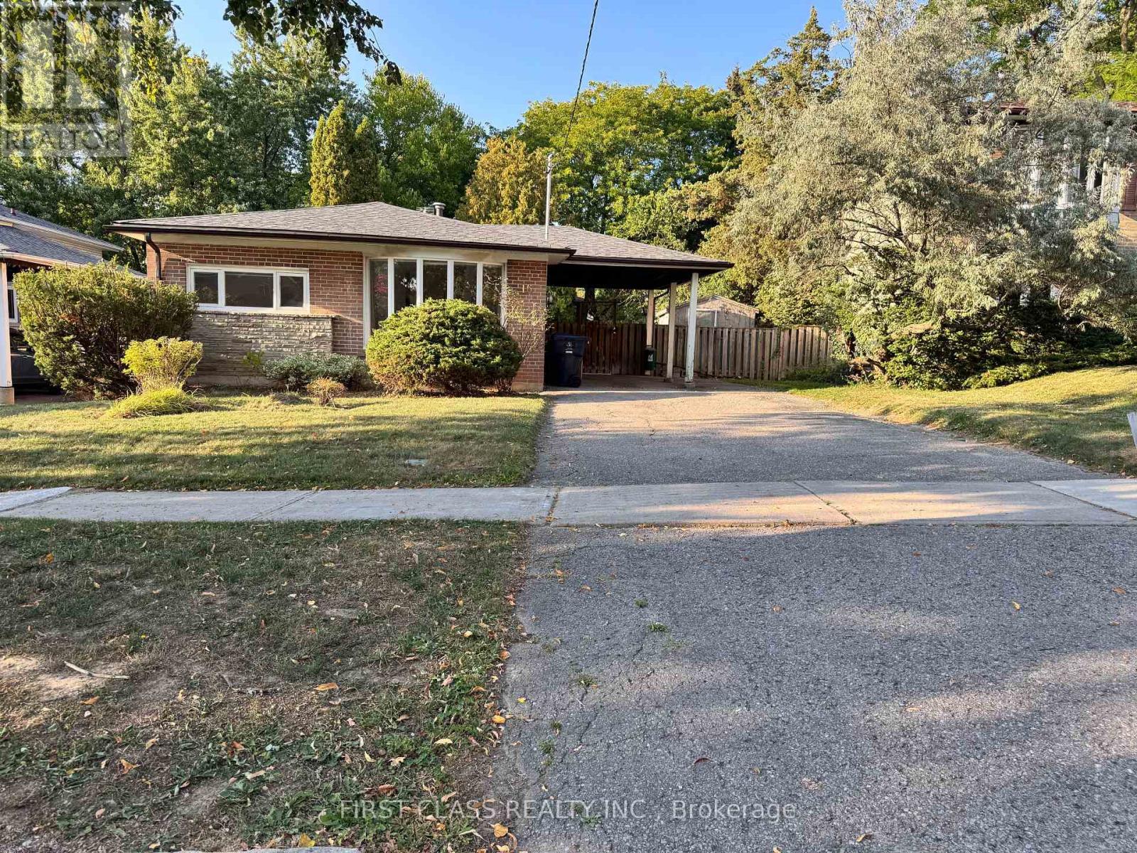 16 TRAILSIDE DRIVE
