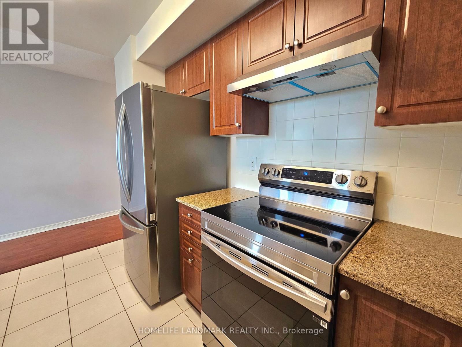 812 - 503 Beecroft Road Property Photo 4