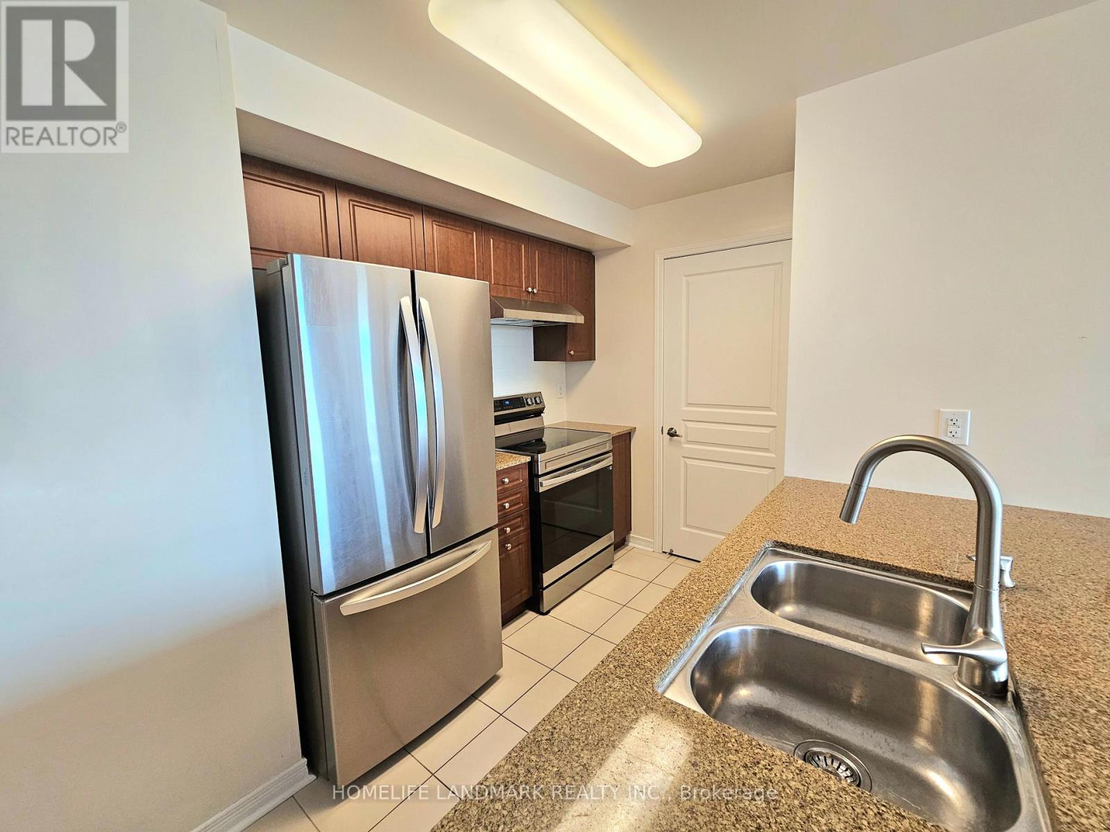 812 - 503 Beecroft Road Property Photo 9