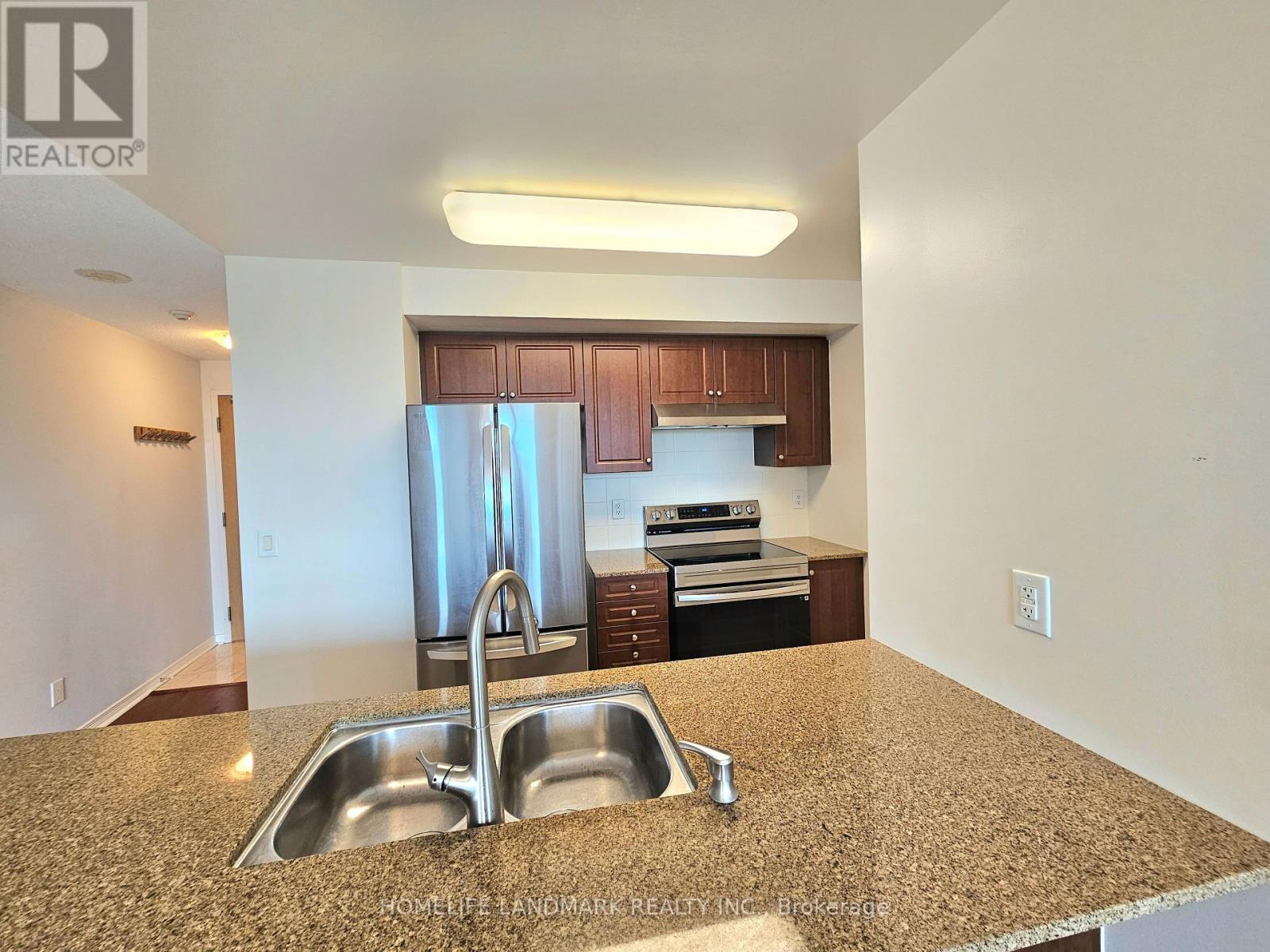 812 - 503 Beecroft Road Property Photo 12