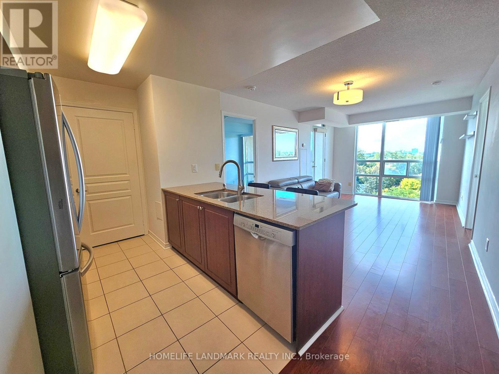 812 - 503 Beecroft Road Property Photo 21