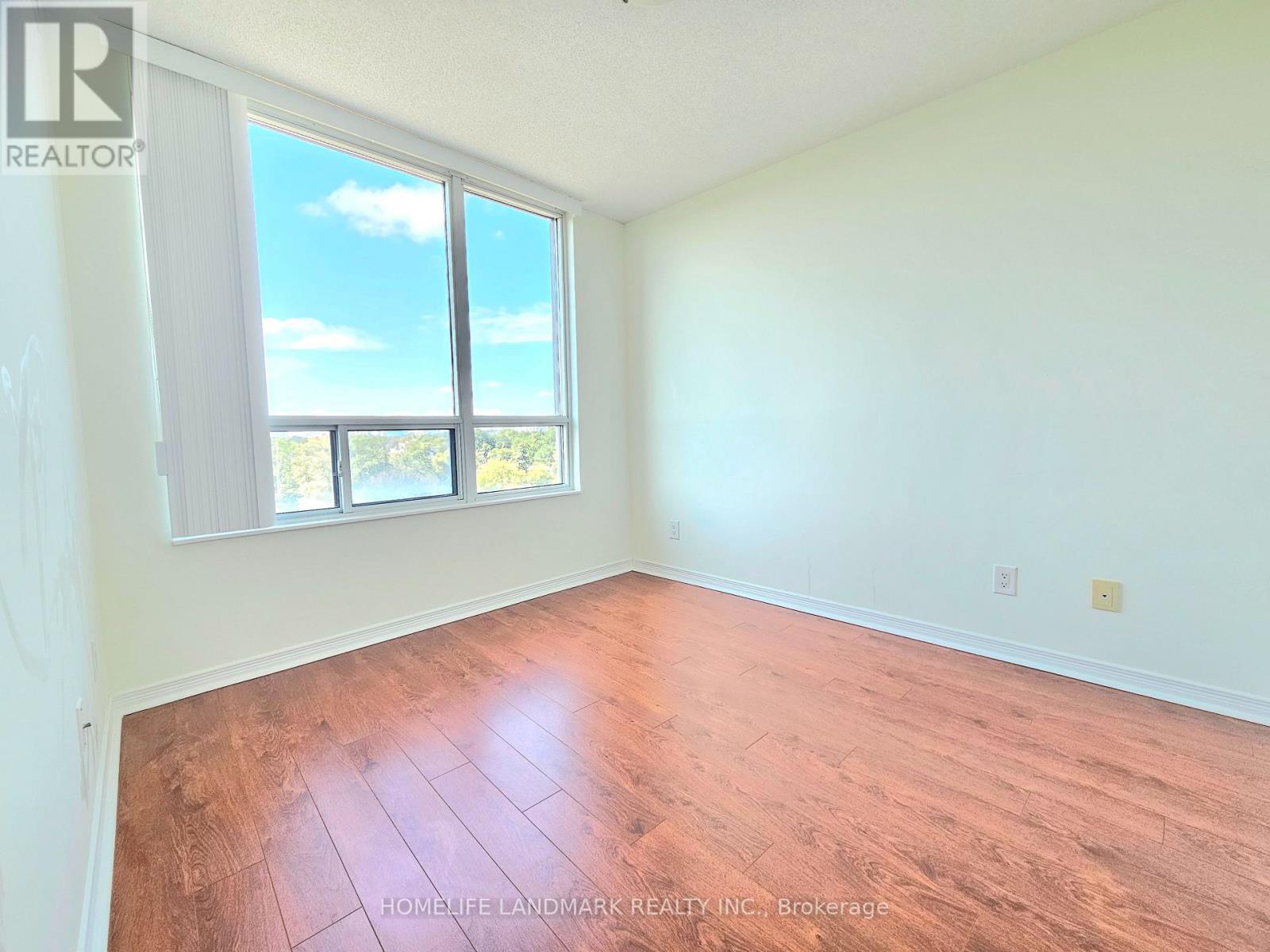 812 - 503 Beecroft Road Property Photo 32