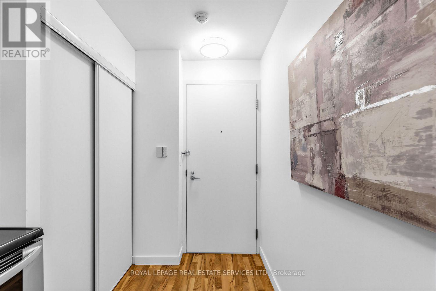 337 - 1005 King Street W Property Photo 3