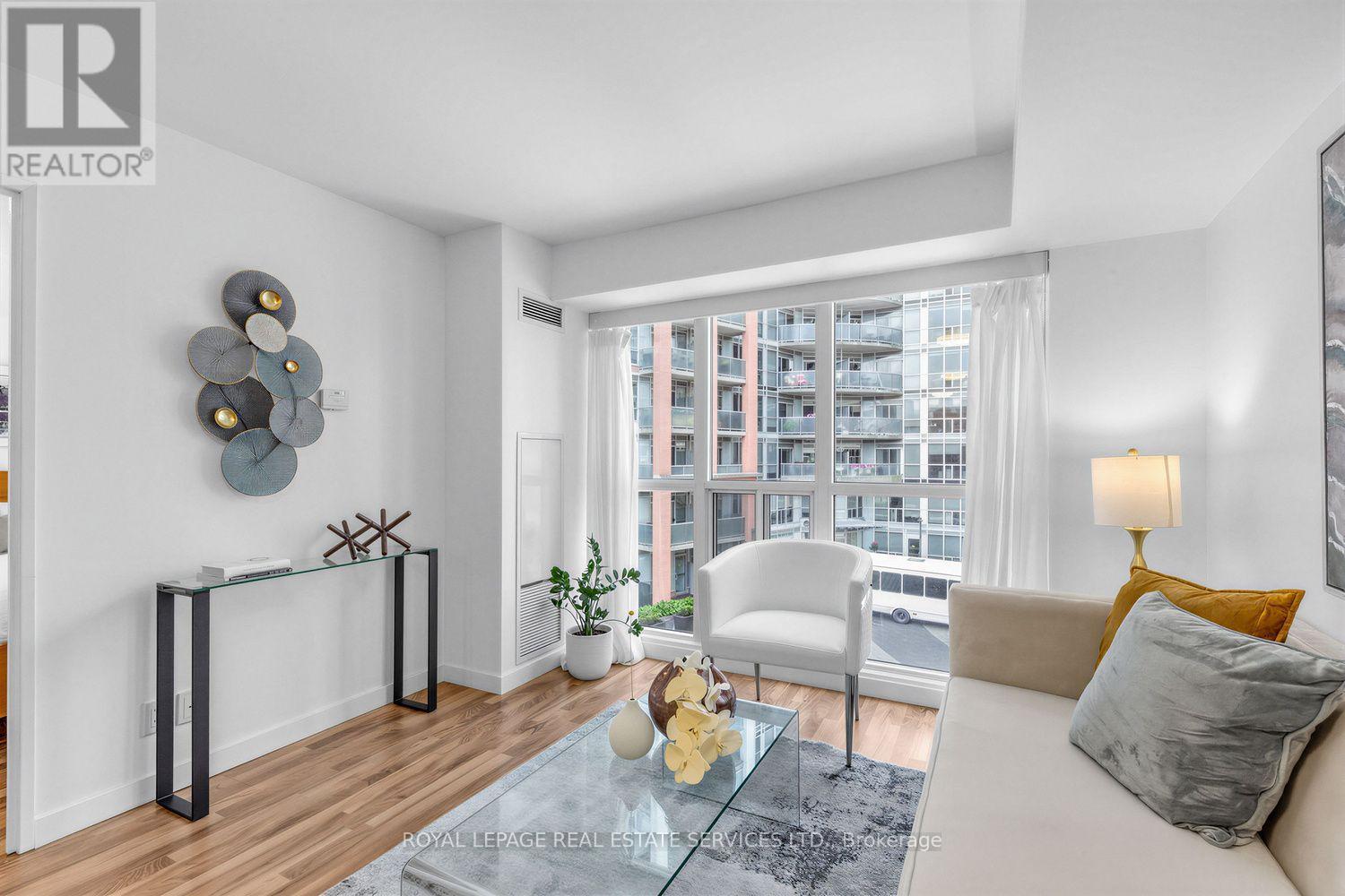 337 - 1005 King Street W Property Photo 6