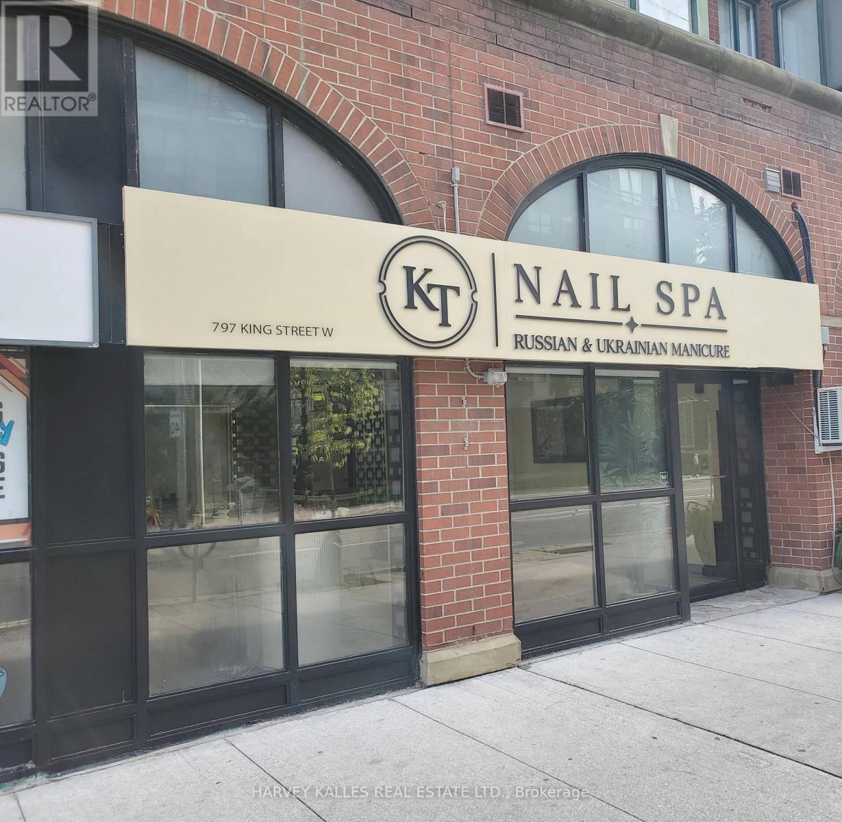 793 King Street W Property Photo 8