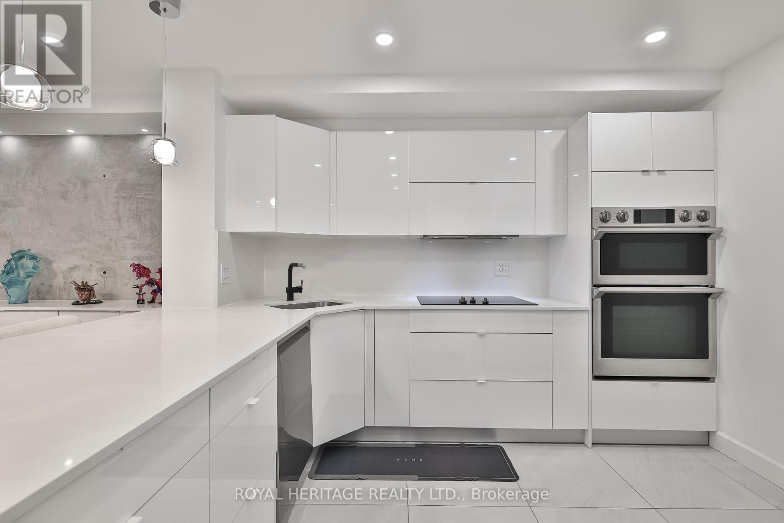 801 - 10 Torresdale Avenue Property Photo 10