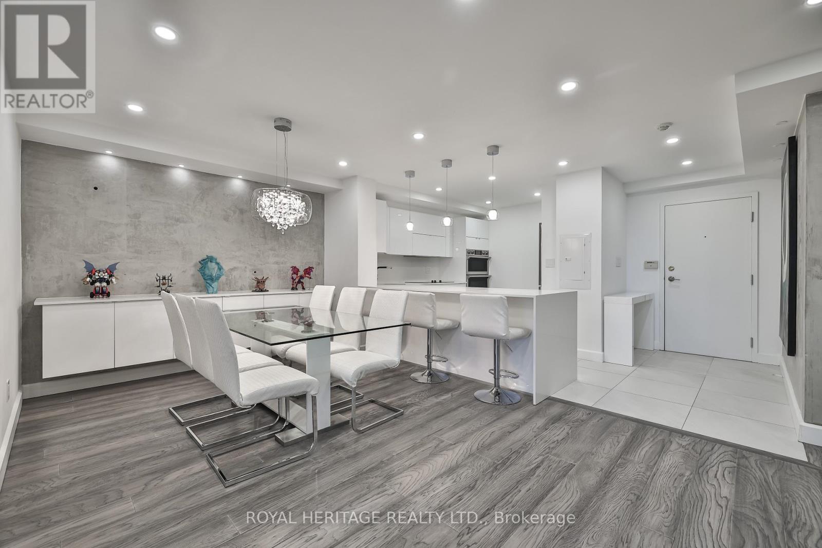 801 - 10 Torresdale Avenue Property Photo 13