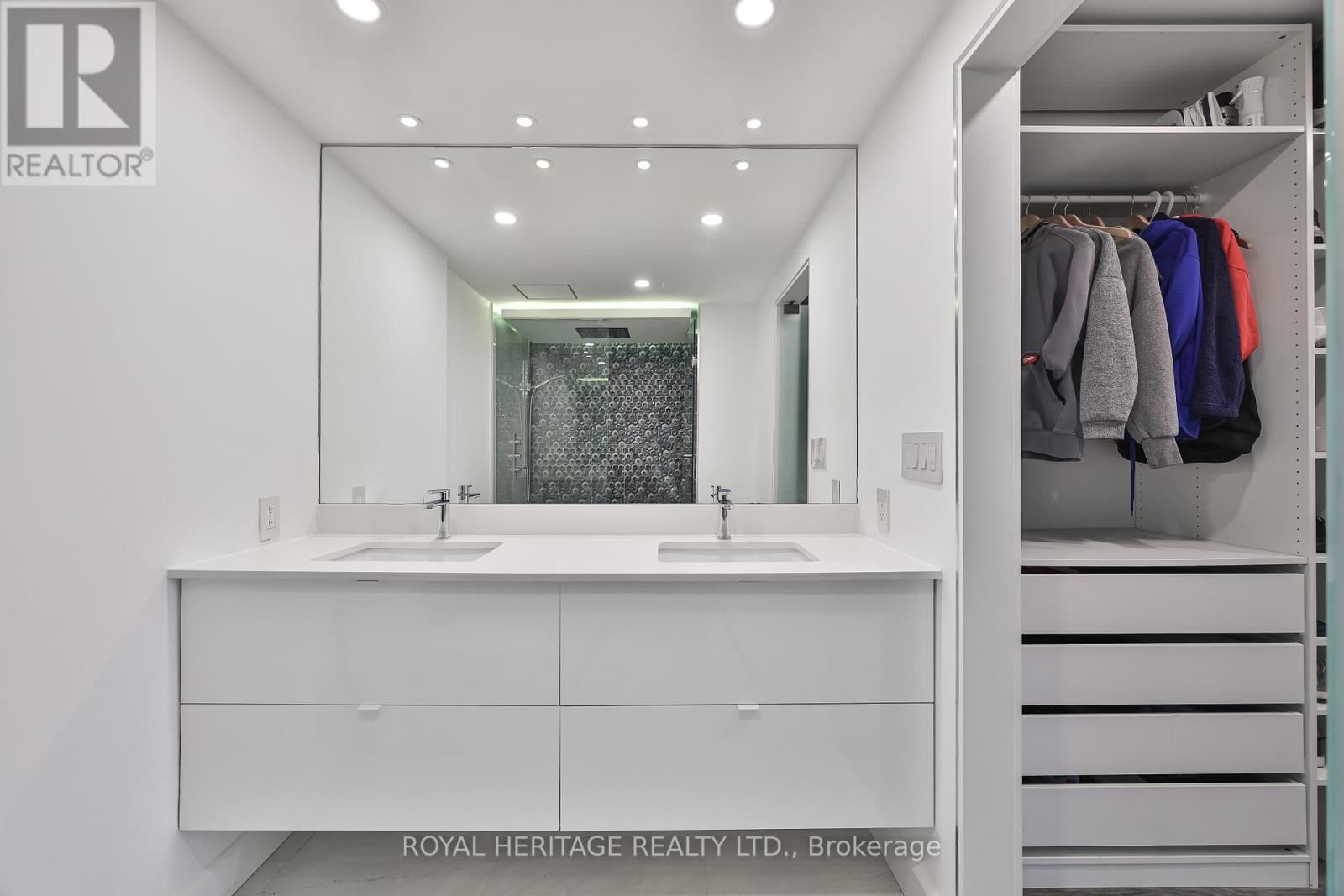 801 - 10 Torresdale Avenue Property Photo 32