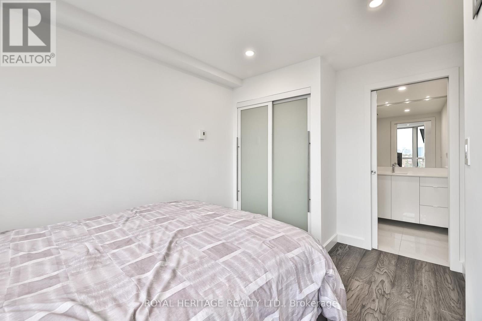 801 - 10 Torresdale Avenue Property Photo 35
