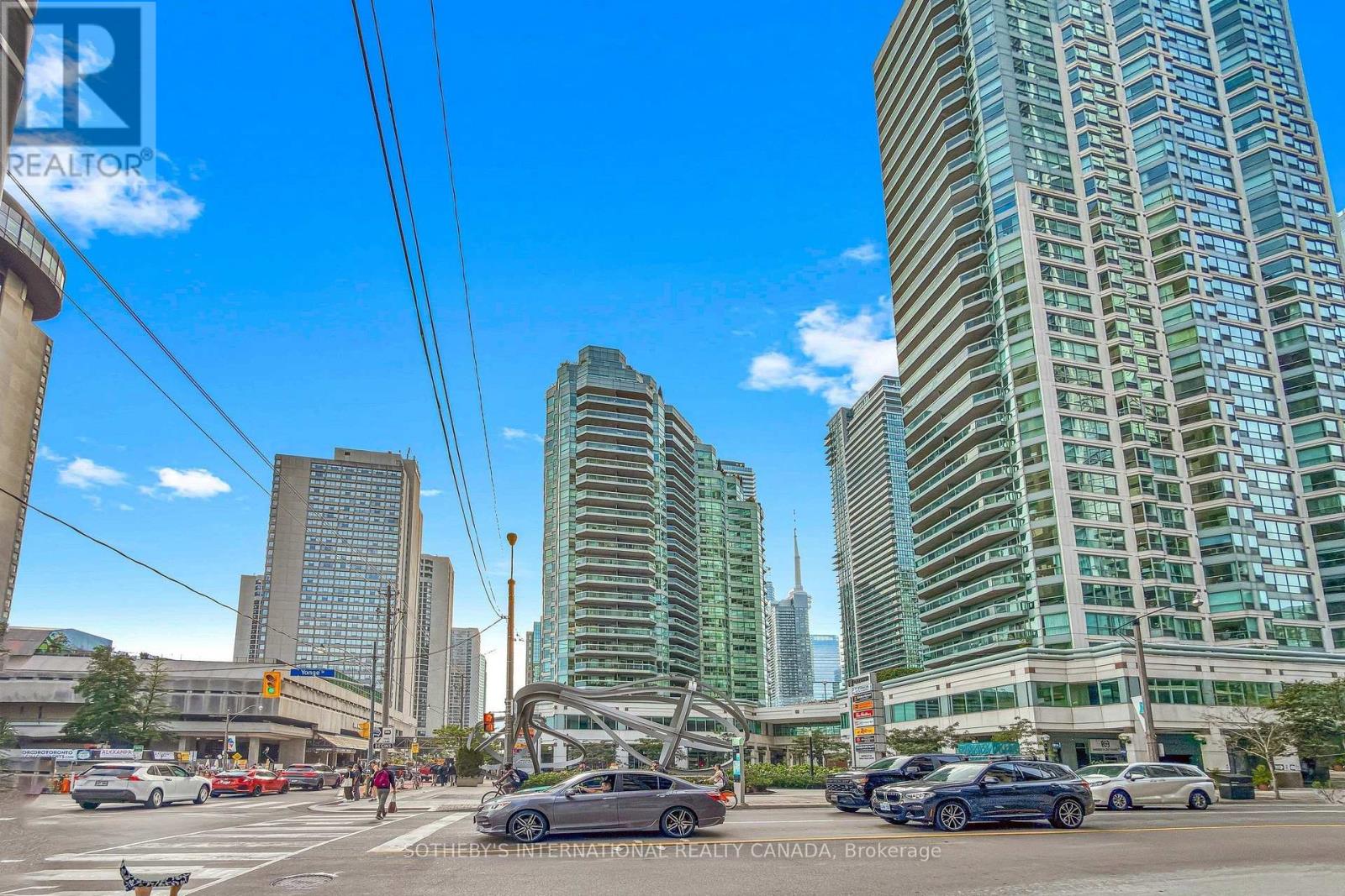 414 - 10 QUEENS QUAY W Property Photo 1