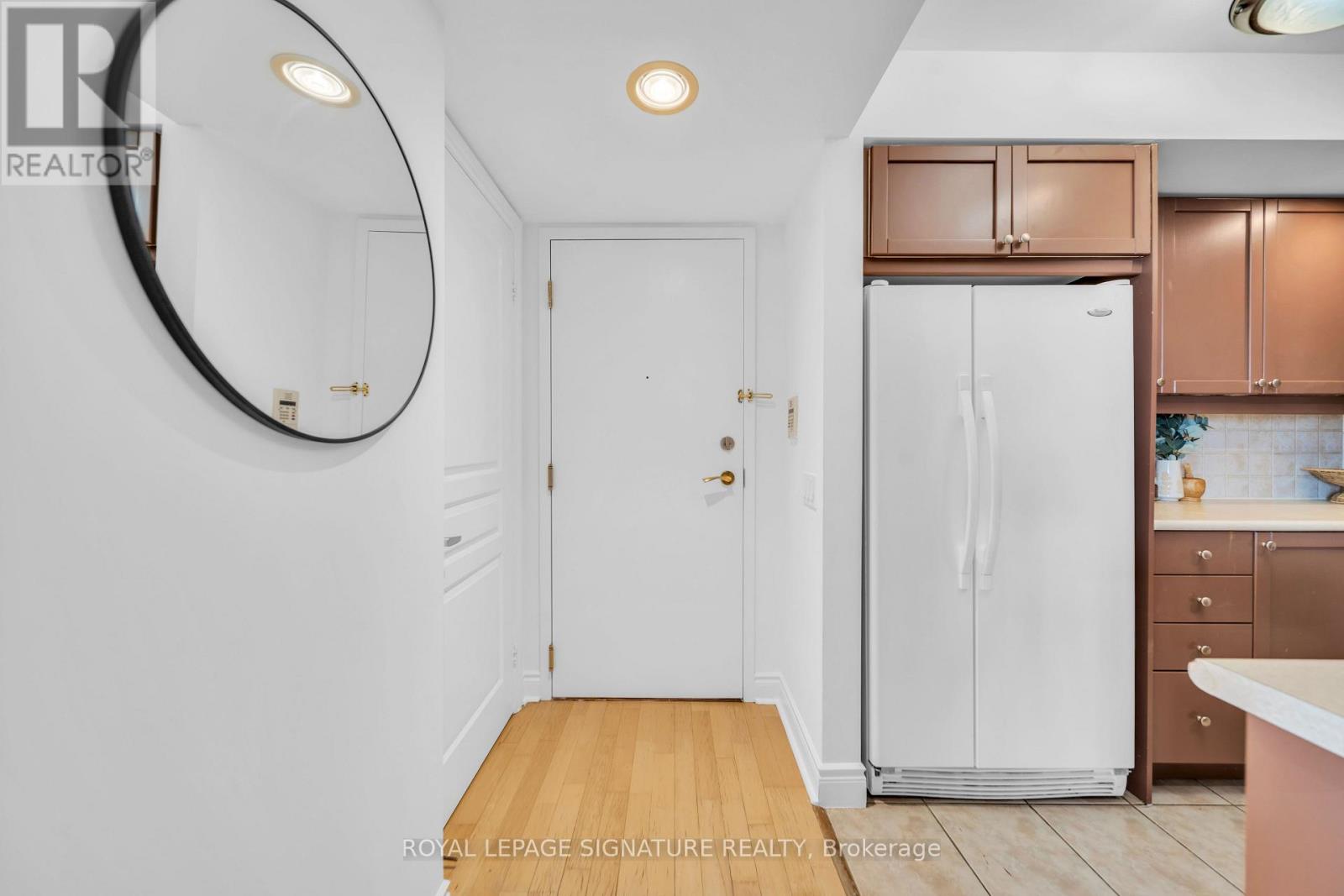 2122 - 15 Northtown Way Property Photo 7