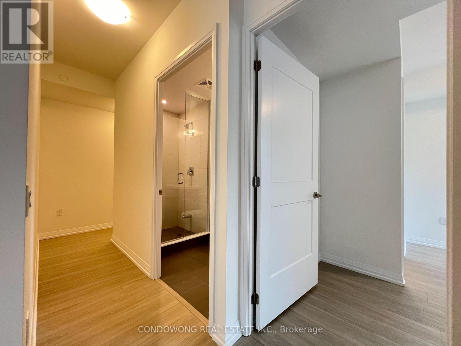 1019 - 50 Dunfield Avenue Property Photo 5