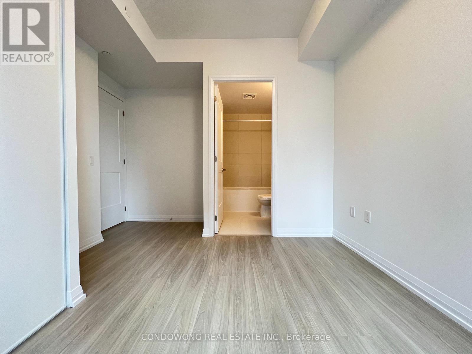 1019 - 50 Dunfield Avenue Property Photo 8
