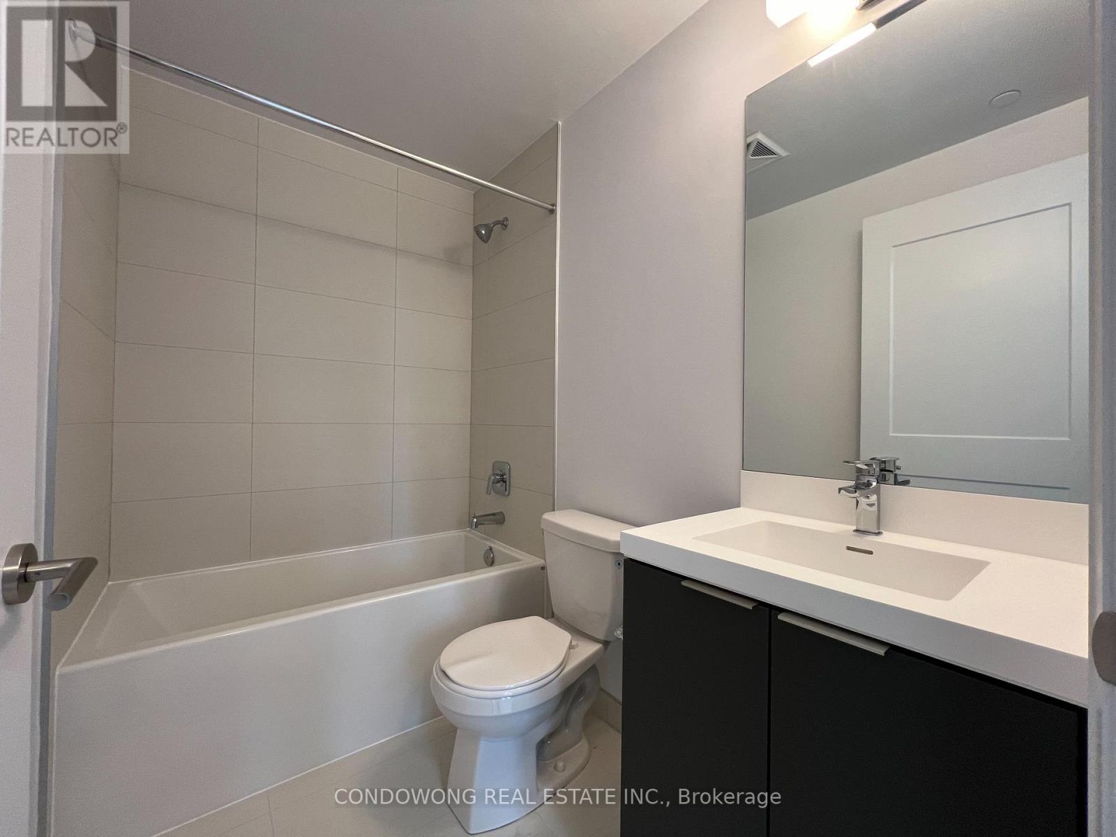 1019 - 50 Dunfield Avenue Property Photo 9