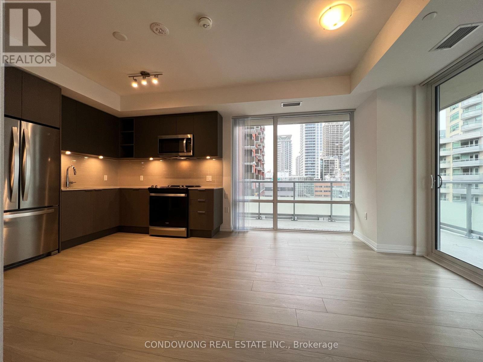 1019 - 50 Dunfield Avenue Property Photo 11