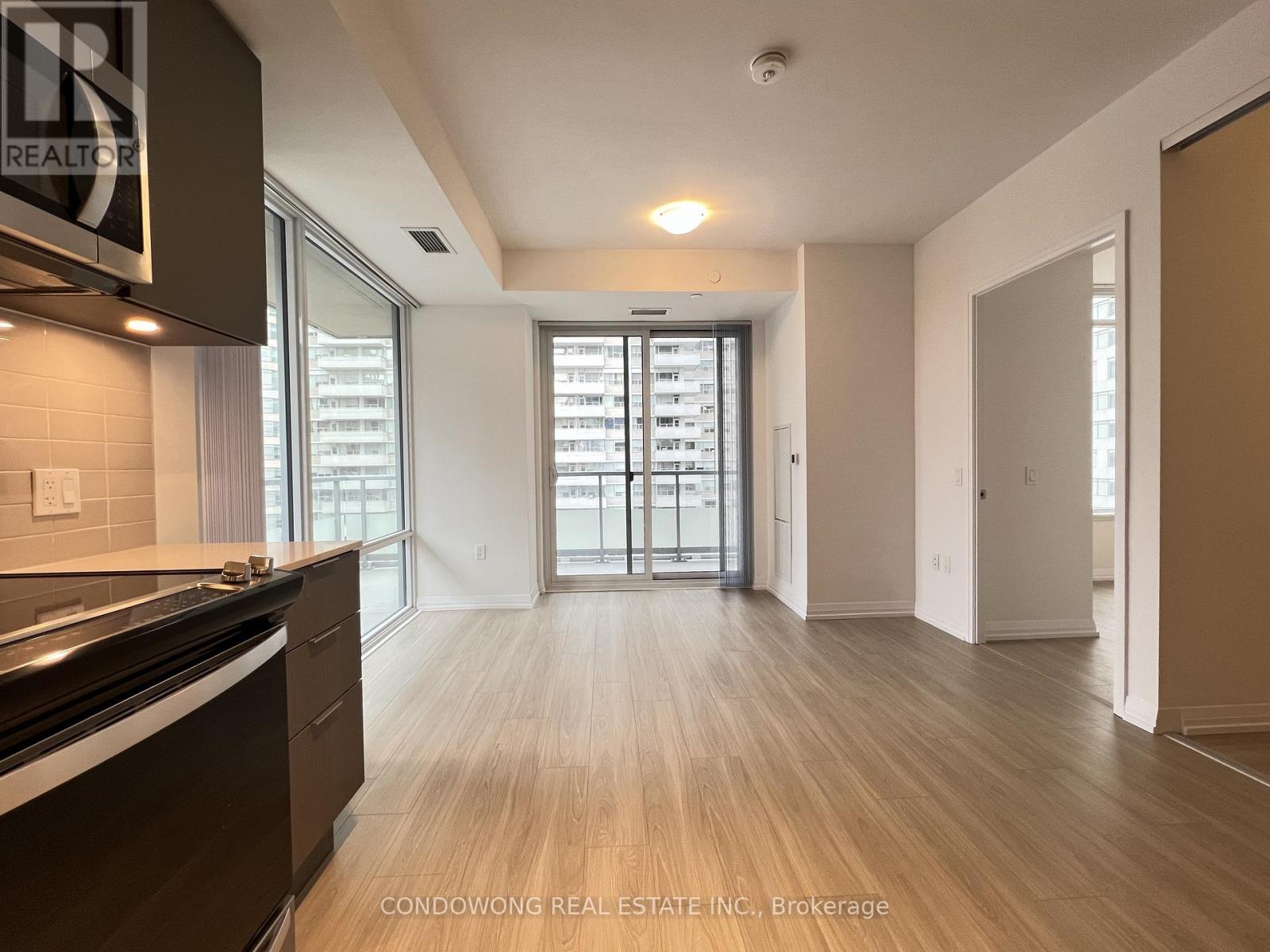 1019 - 50 Dunfield Avenue Property Photo 13