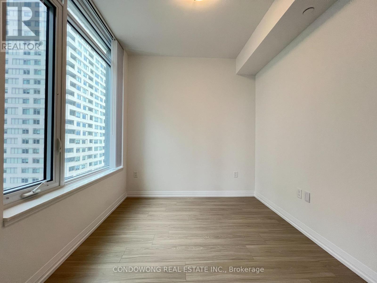 1019 - 50 Dunfield Avenue Property Photo 17