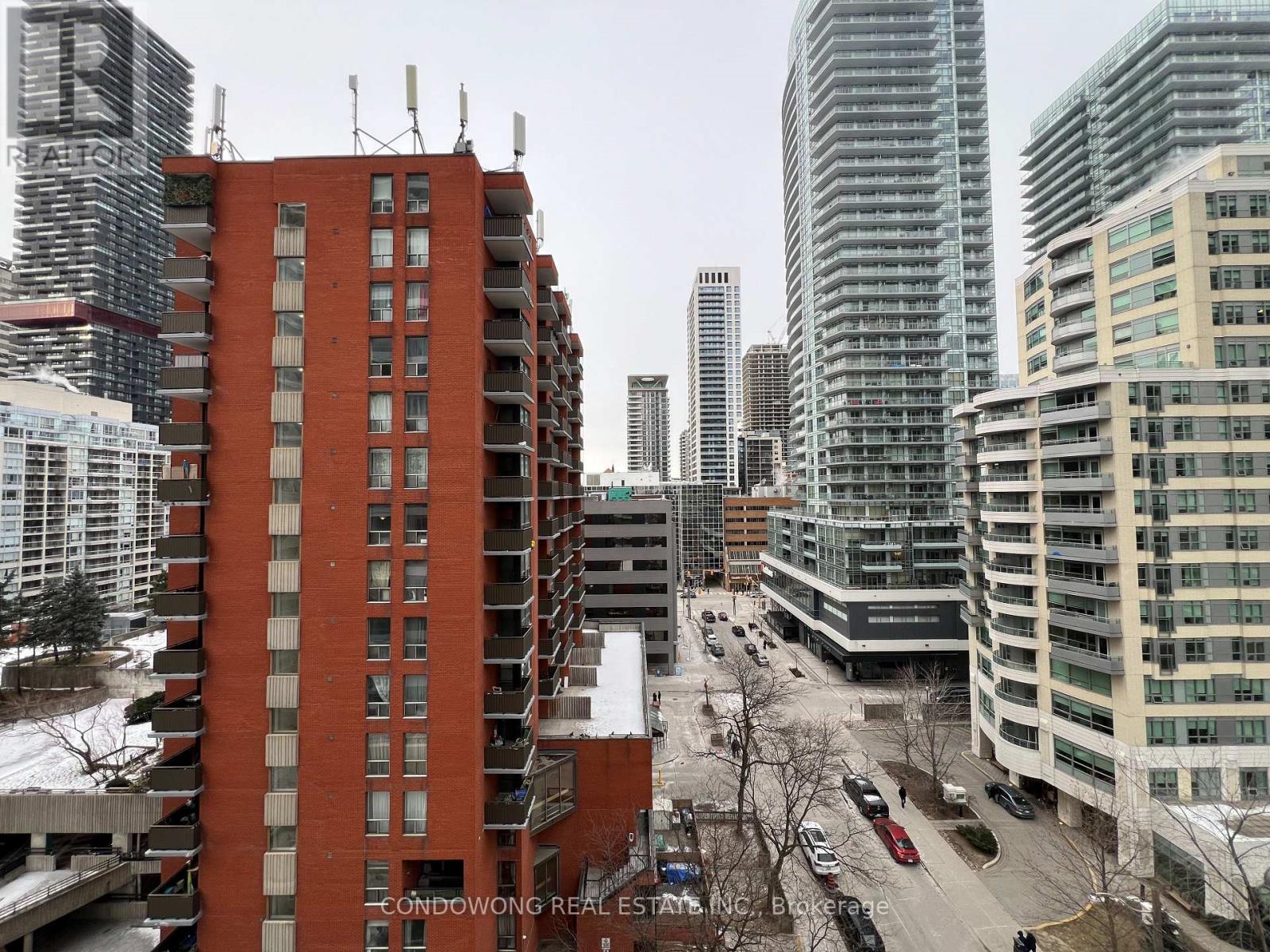 1019 - 50 Dunfield Avenue Property Photo 22