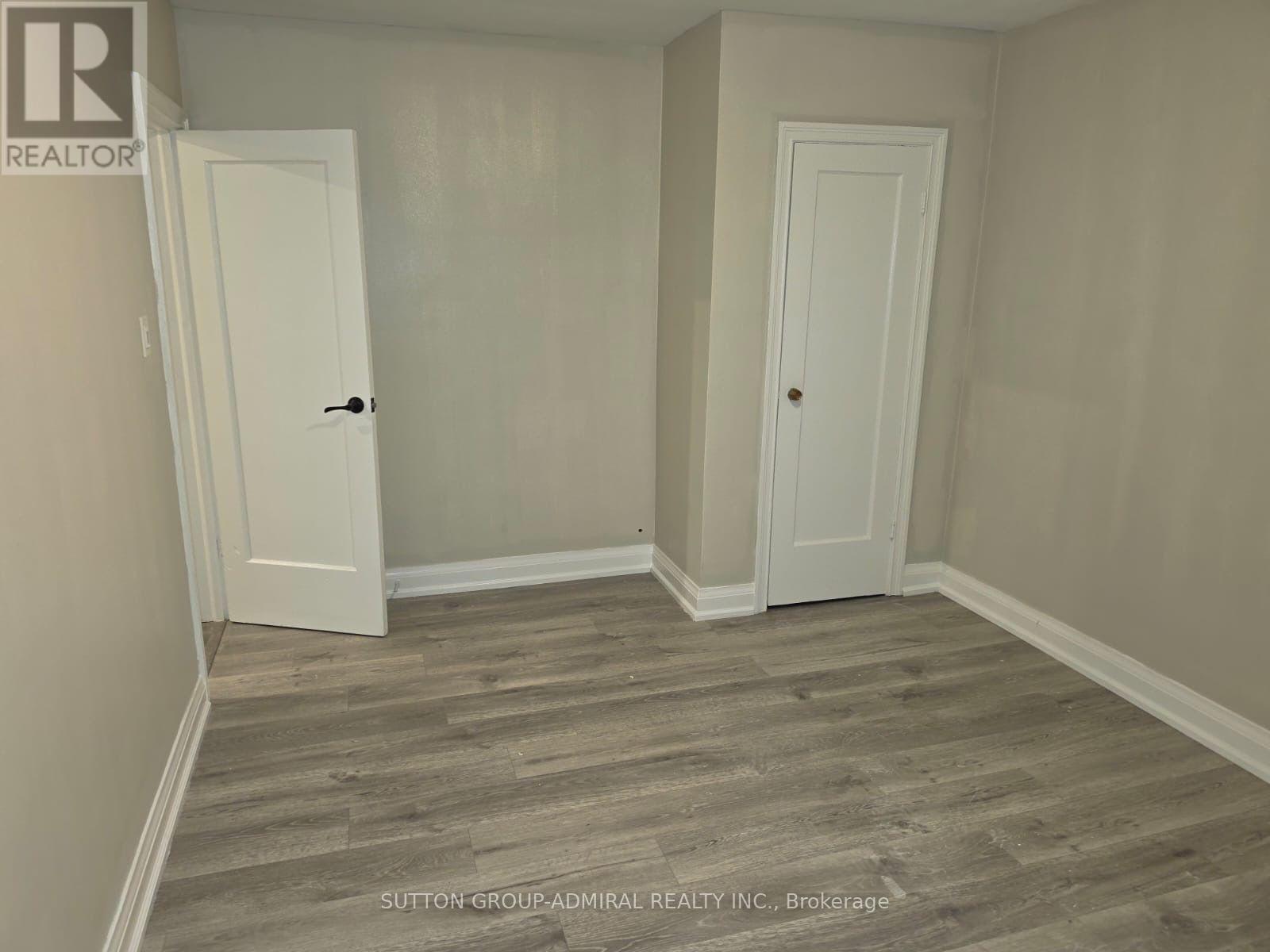 493 Hounslow Avenue Property Photo 9