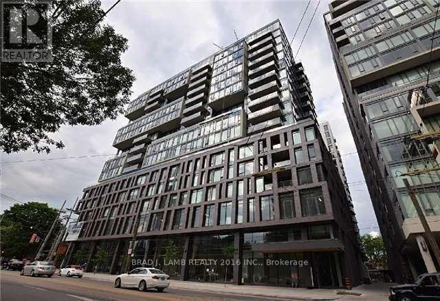 1212 - 111 Bathurst Street Property Photo 7