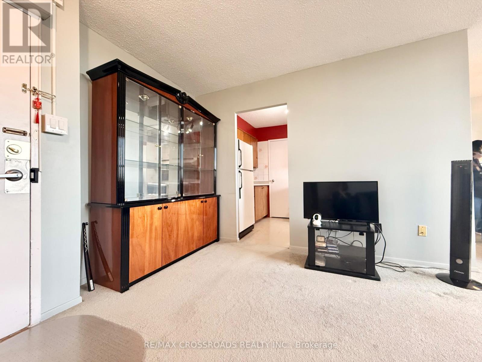 1109 - 5 Parkway Forest Drive Property Photo 6