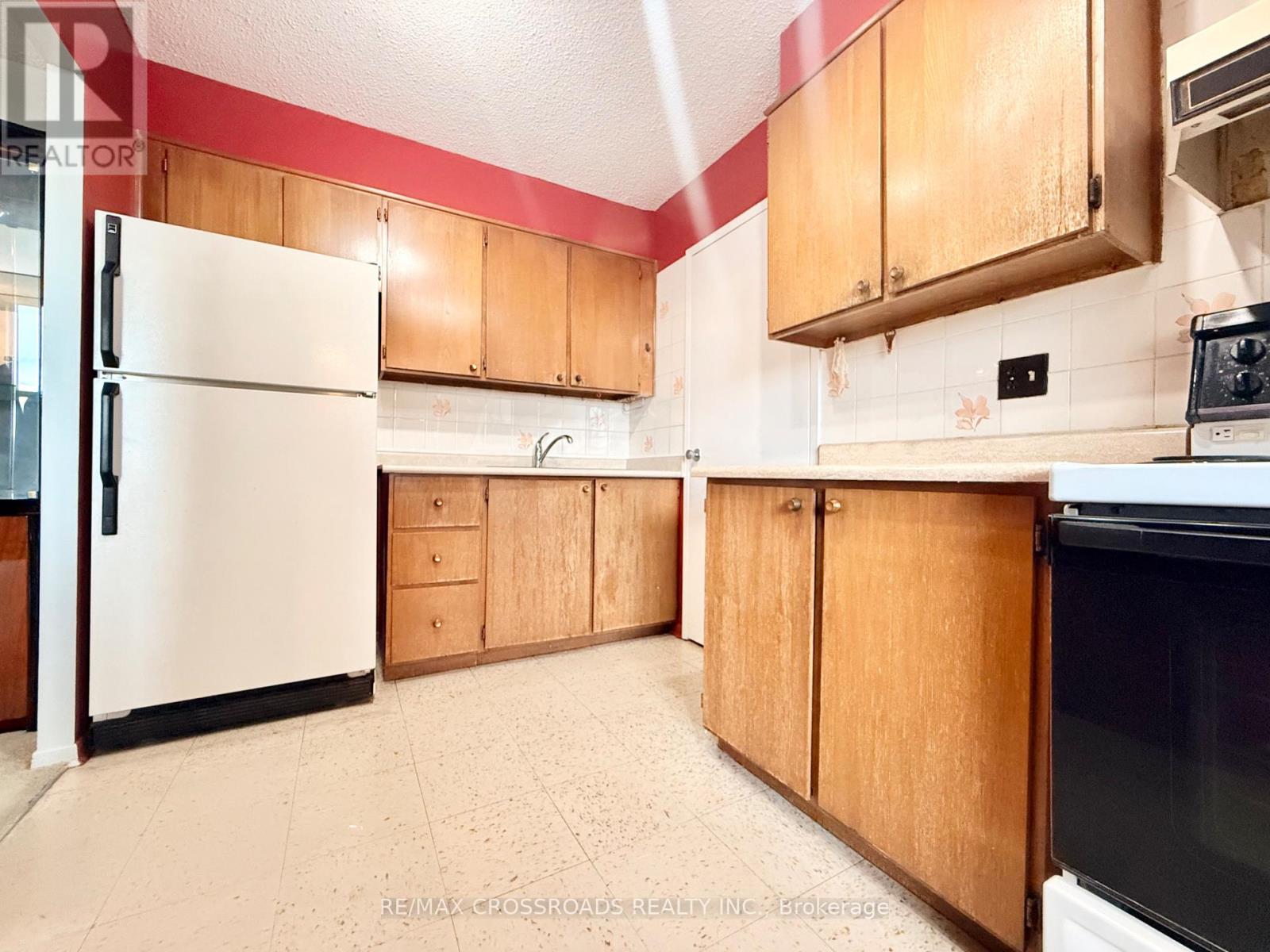 1109 - 5 Parkway Forest Drive Property Photo 9