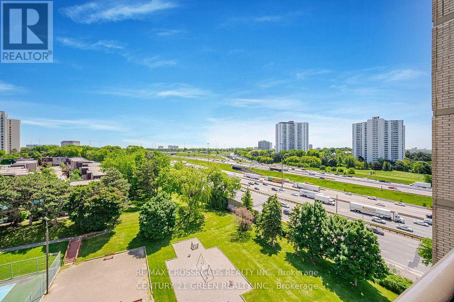 1109 - 5 Parkway Forest Drive Property Photo 19