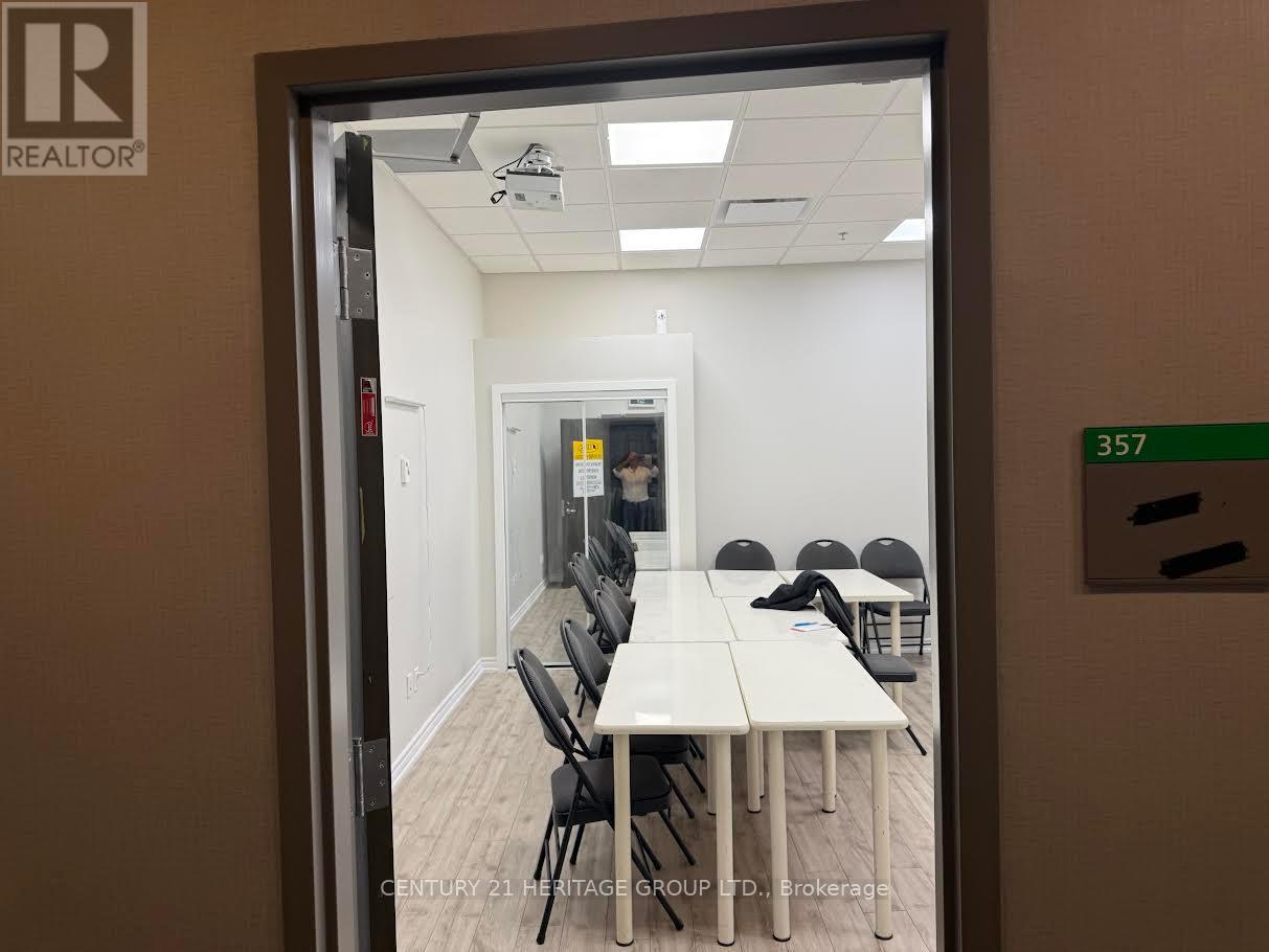 357 - 4750 Yonge Street Property Photo 3