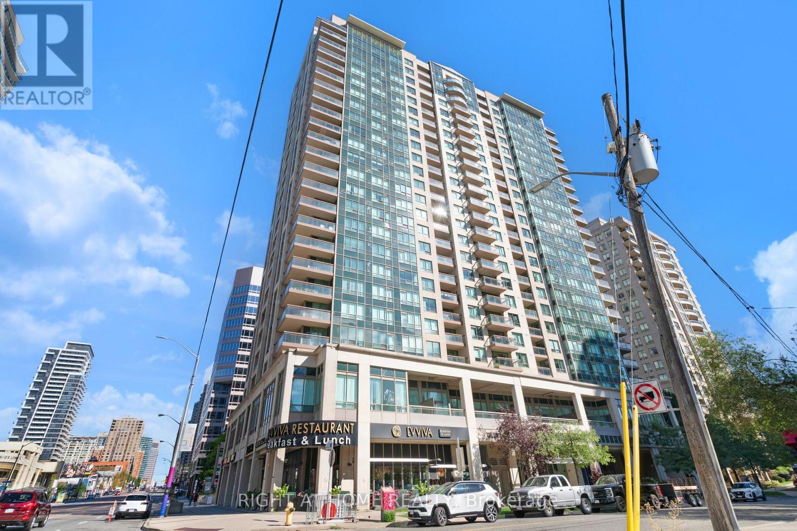 1602 - 18 Parkview Avenue Photo de la propriété 1