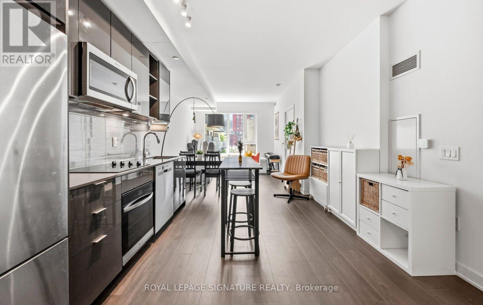 427 - 543 RICHMOND STREET W Property Photo 1