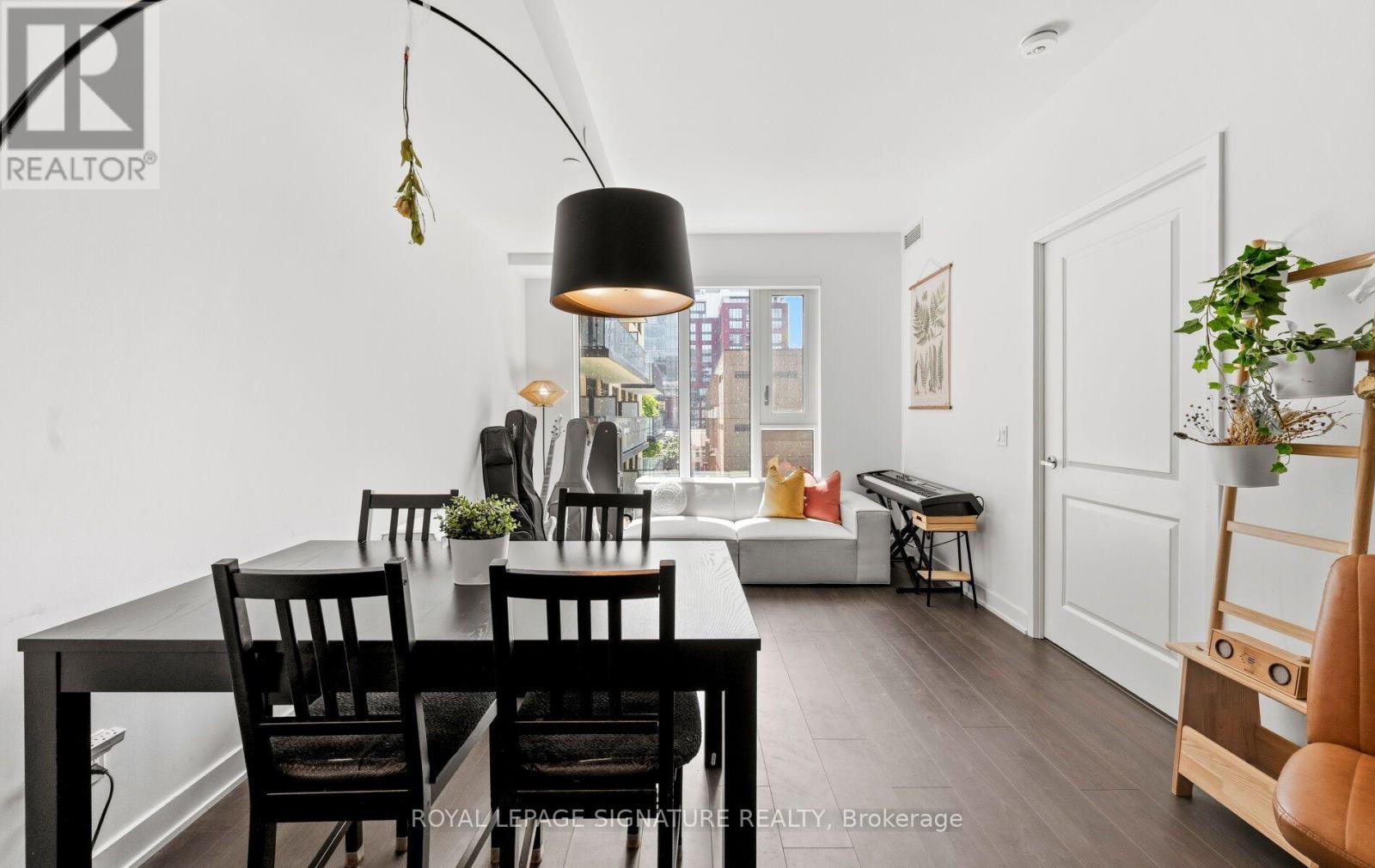 427 - 543 Richmond Street W Property Photo 9