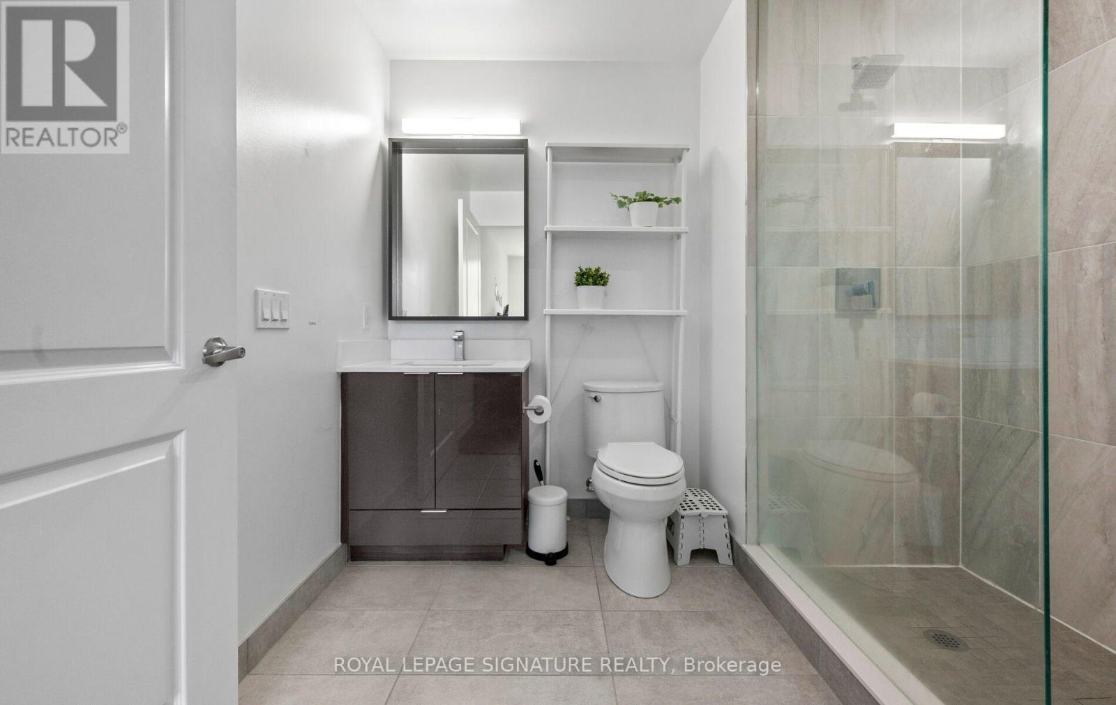 427 - 543 Richmond Street W Property Photo 14