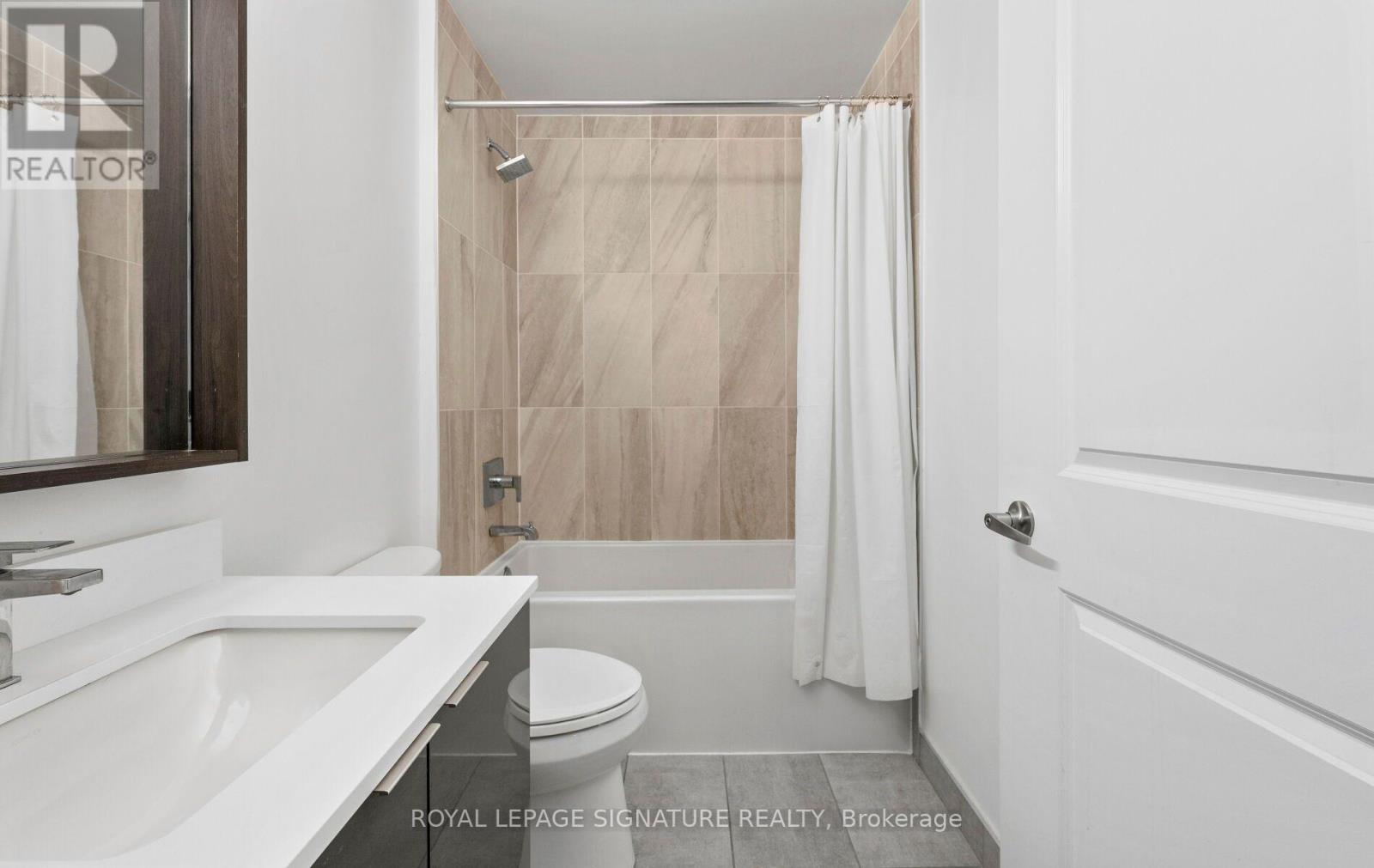 427 - 543 Richmond Street W Property Photo 17