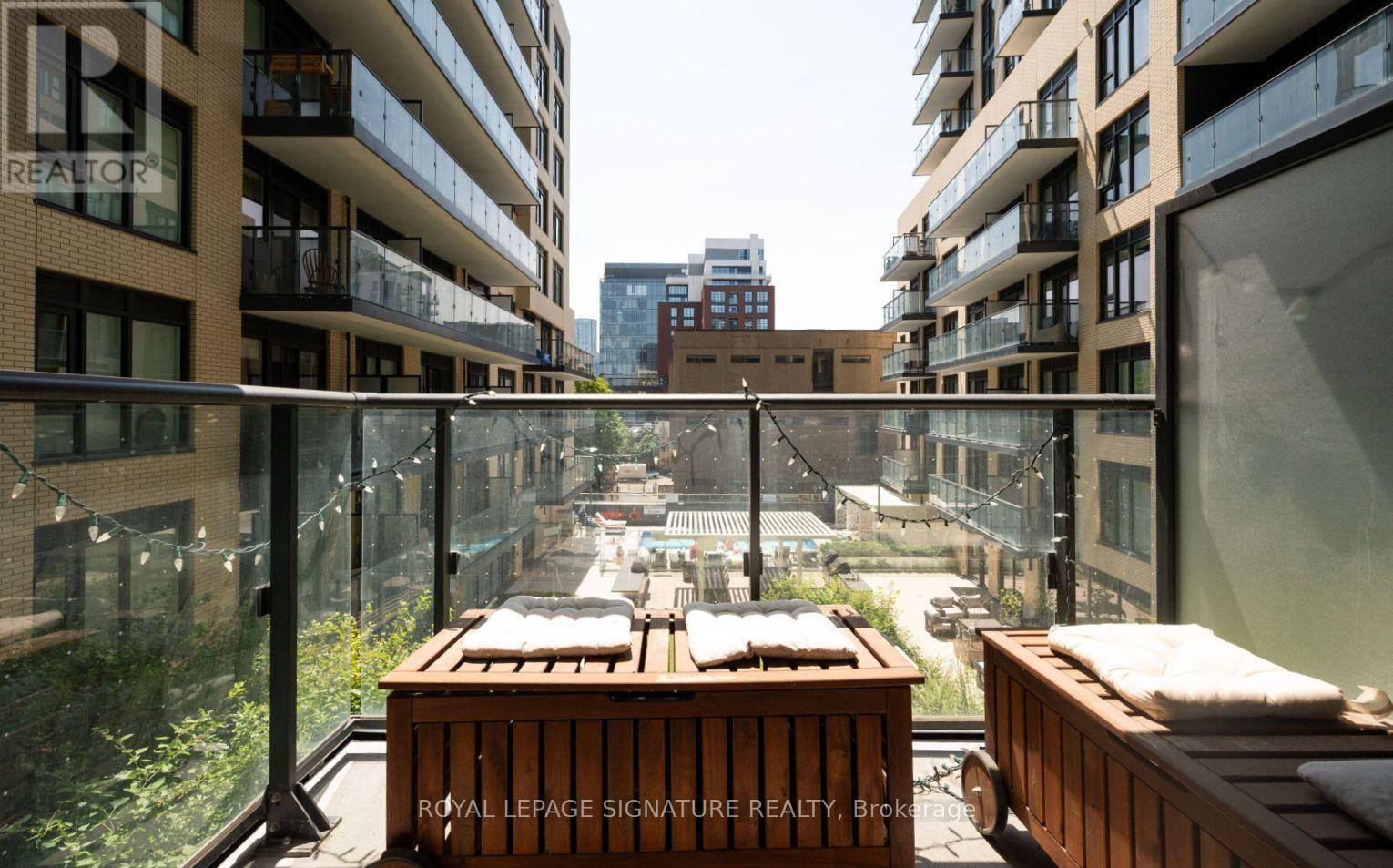 427 - 543 Richmond Street W Property Photo 18