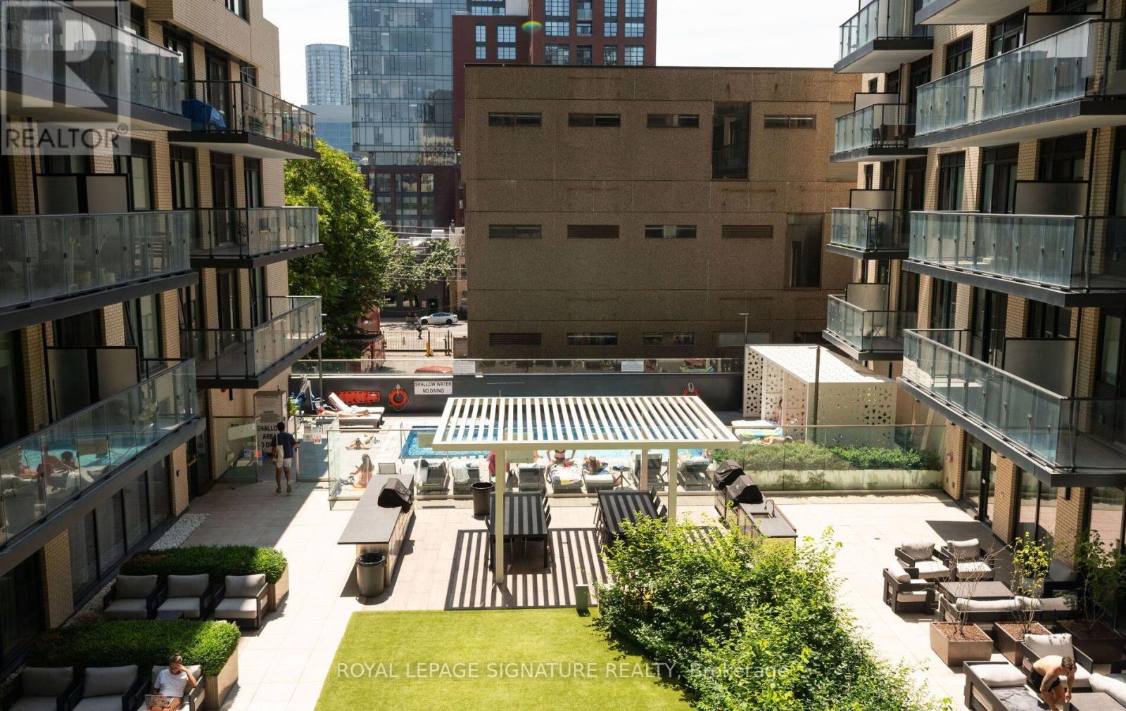 427 - 543 Richmond Street W Property Photo 19