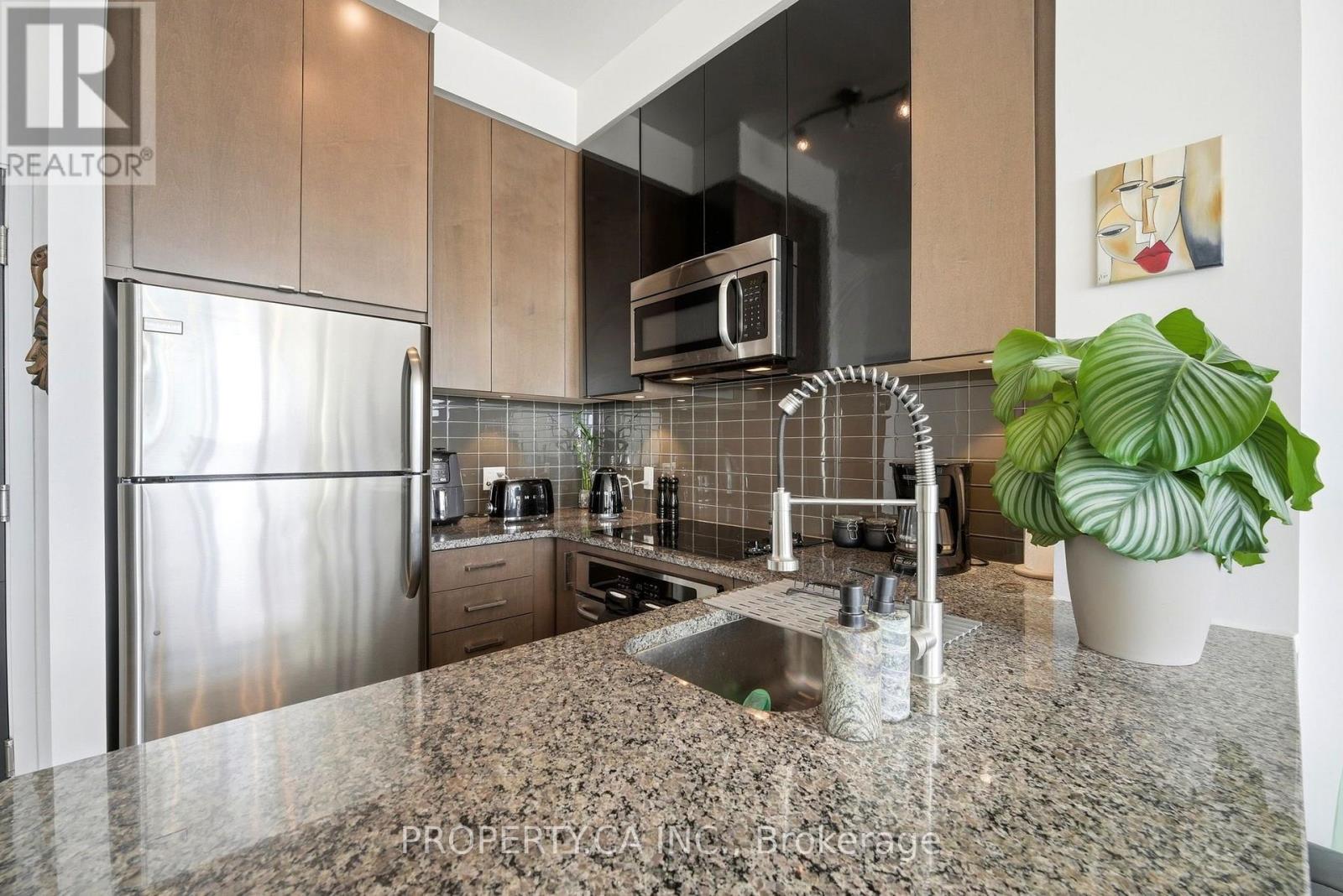 Ph3608 - 89 Dunfield Avenue Property Photo 12