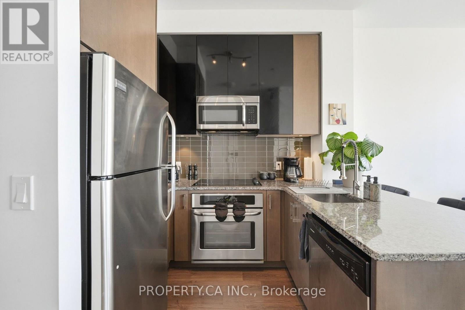 Ph3608 - 89 Dunfield Avenue Property Photo 13