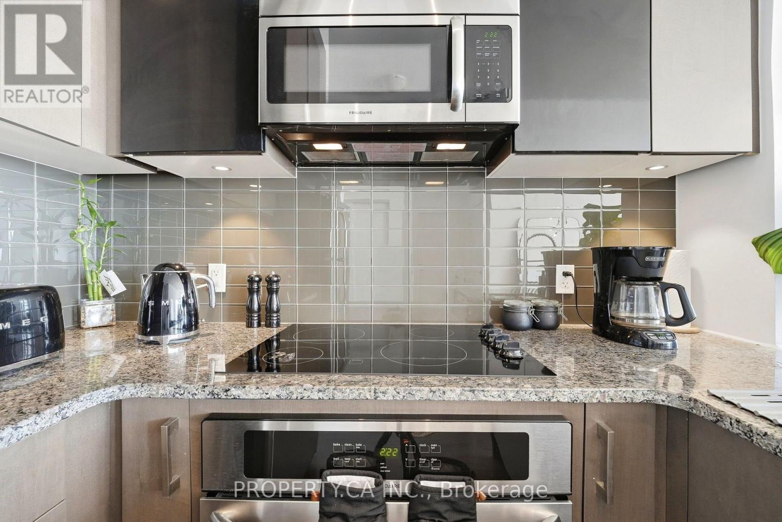 Ph3608 - 89 Dunfield Avenue Property Photo 14