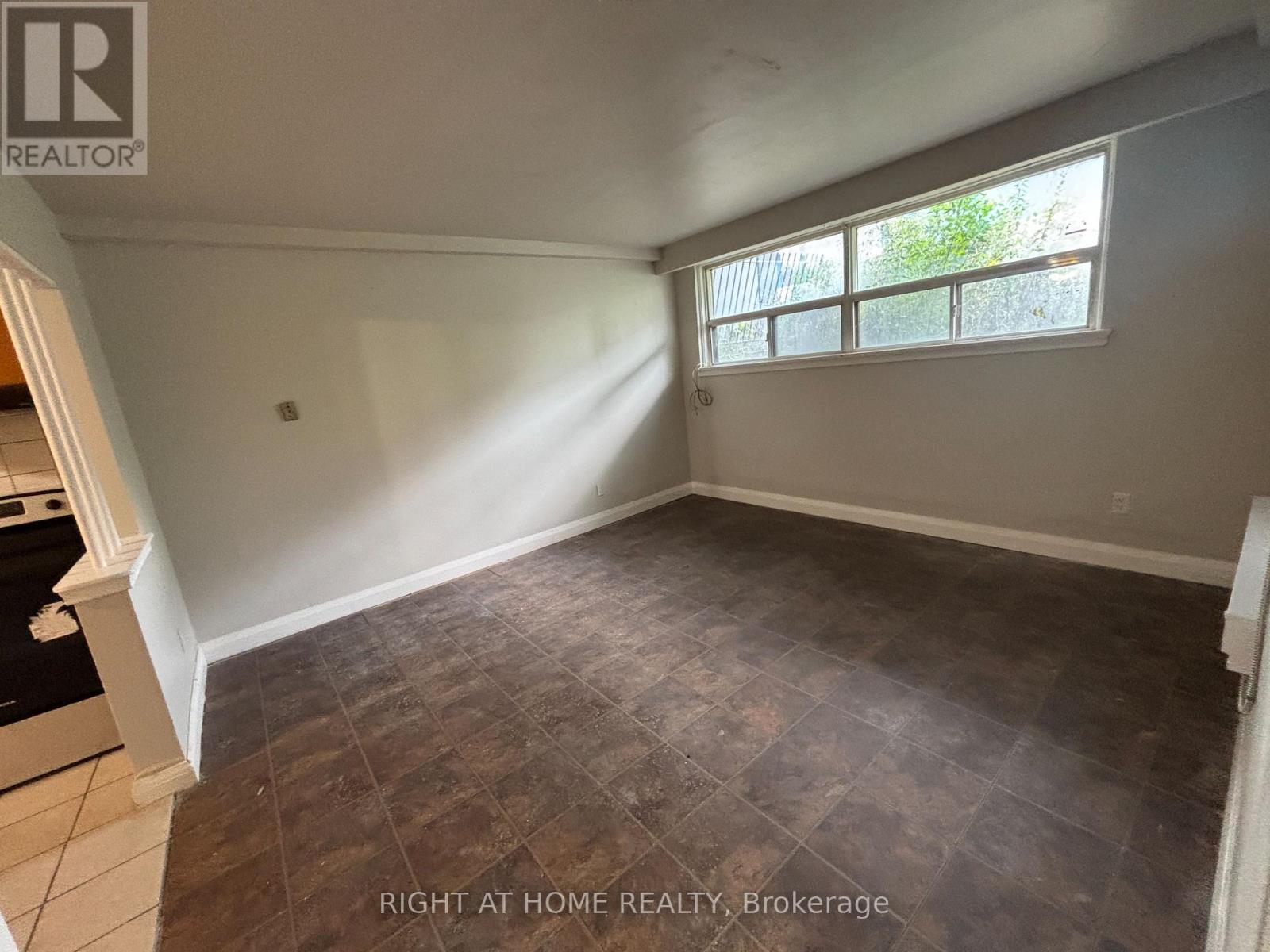 Lower - 513 Oakwood Avenue Property Photo 2