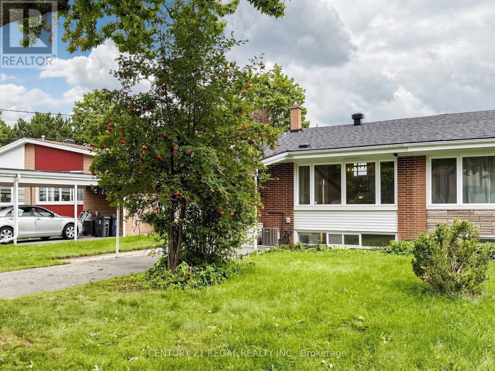77 Billington Crescent Property Photo 1