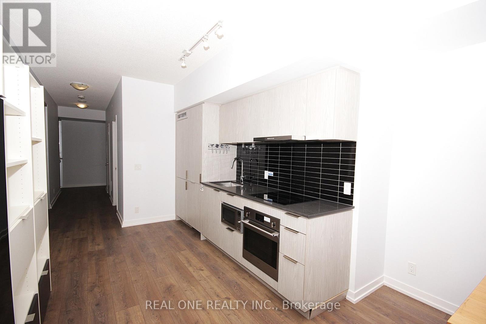 216 - 60 Shuter Street Property Photo 7