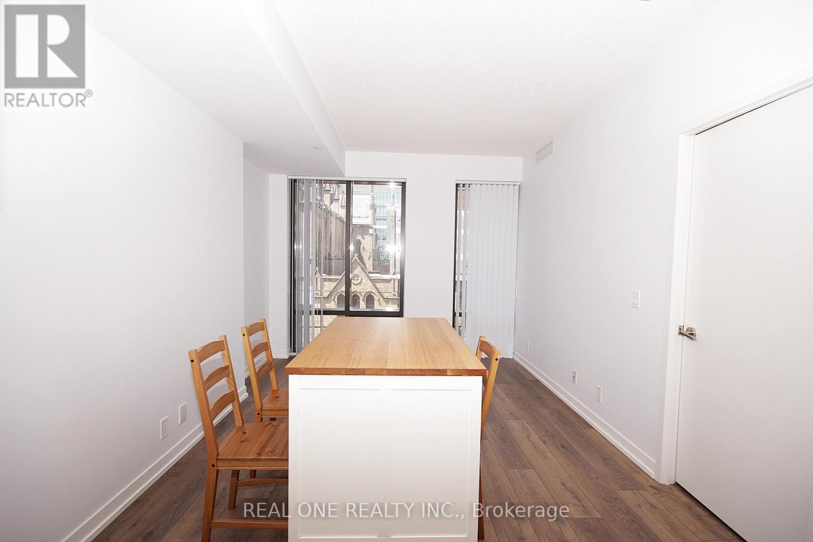 216 - 60 Shuter Street Property Photo 8