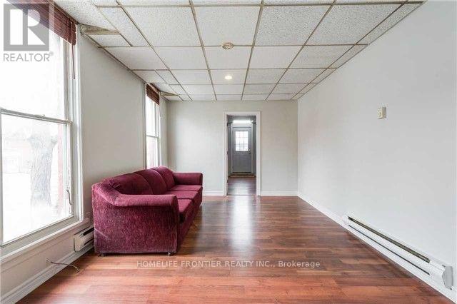 556 Parliament Street Property Photo 12